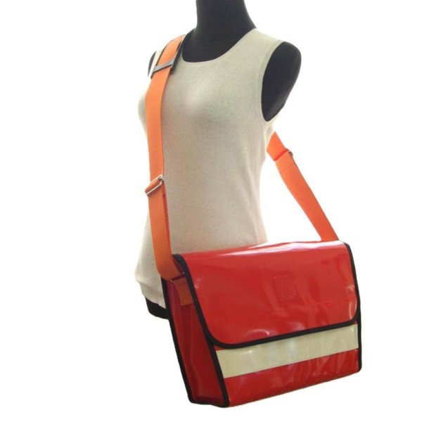 Photo2: NAHOK Messenger Bag [Schneider] Scarlet / Ivory {Waterproof, Temperature Adjustment & Shock Absorb}