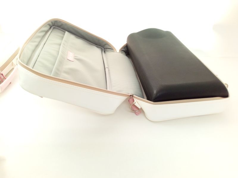 Photo: NAHOK Oboe Case Bag [Appassionato/wf] White / Light Pink (A) {Waterproof, Temperature Adjustment & Shock Absorb}