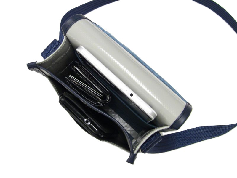 Photo: NAHOK Pochette [Bandits 2/wf] Matte Light Grey / Dark Blue {Waterproof}