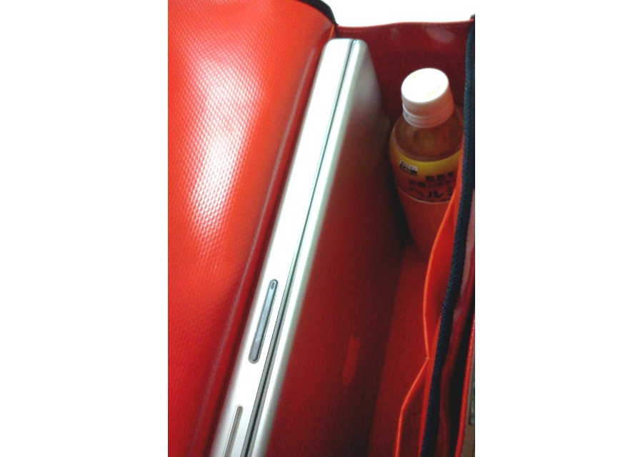 Photo: NAHOK Messenger Bag [Schneider] Scarlet / Ivory {Waterproof, Temperature Adjustment & Shock Absorb}